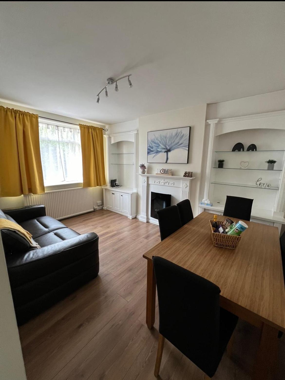 20Mins To Bakerst, Harry Potter & Wembley Stadium! Leilighet Northwood  Eksteriør bilde